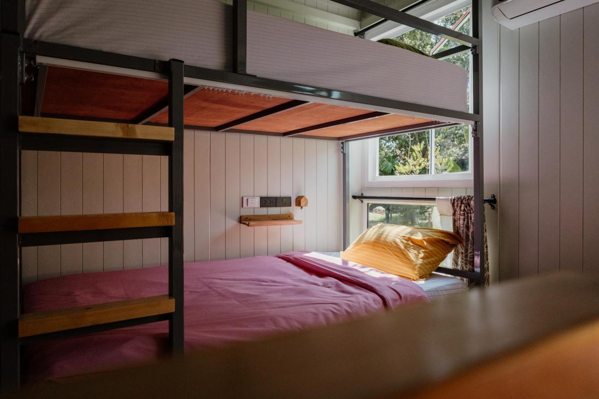 The Yard Hostel Chiang Mai Exterior photo