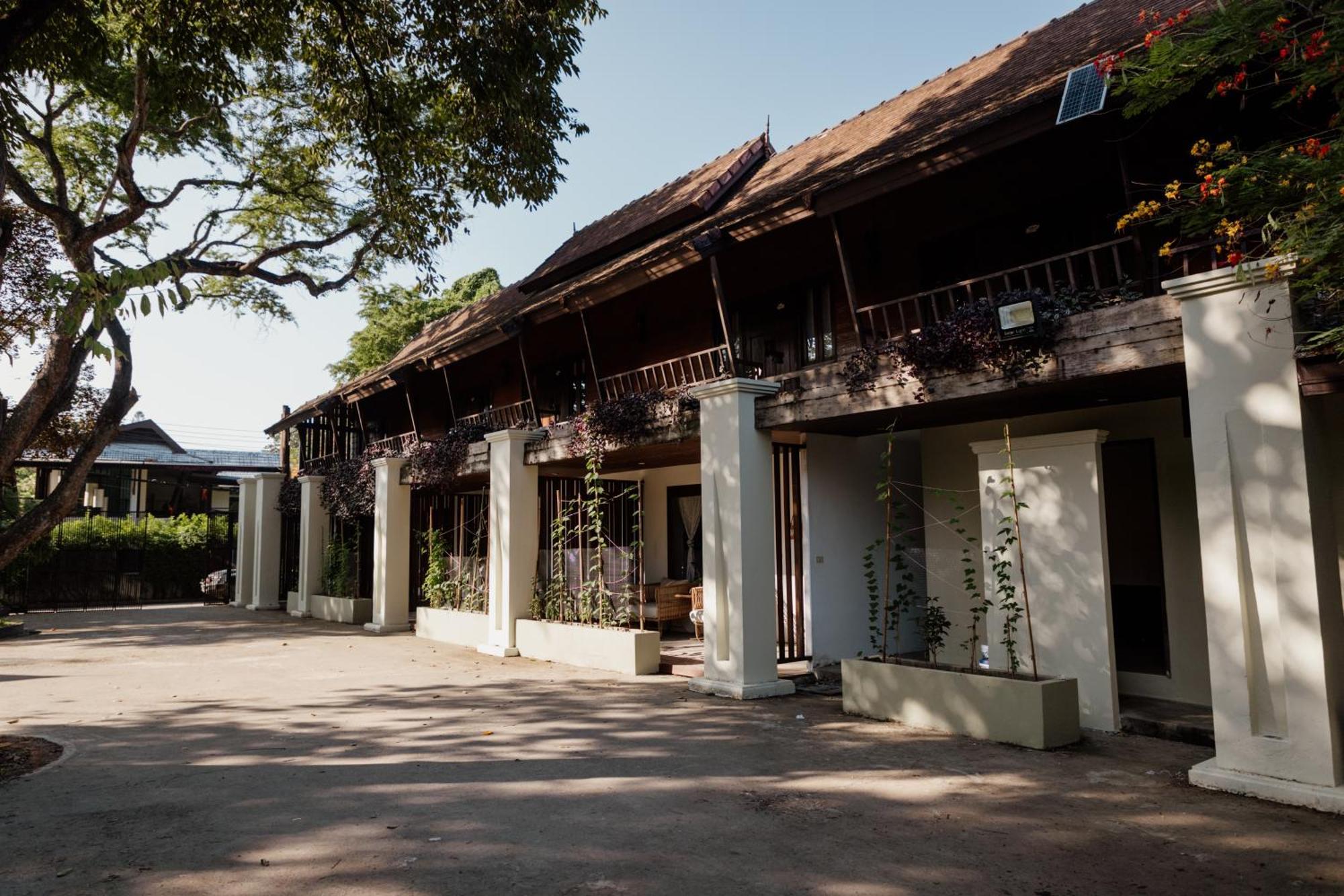 The Yard Hostel Chiang Mai Exterior photo