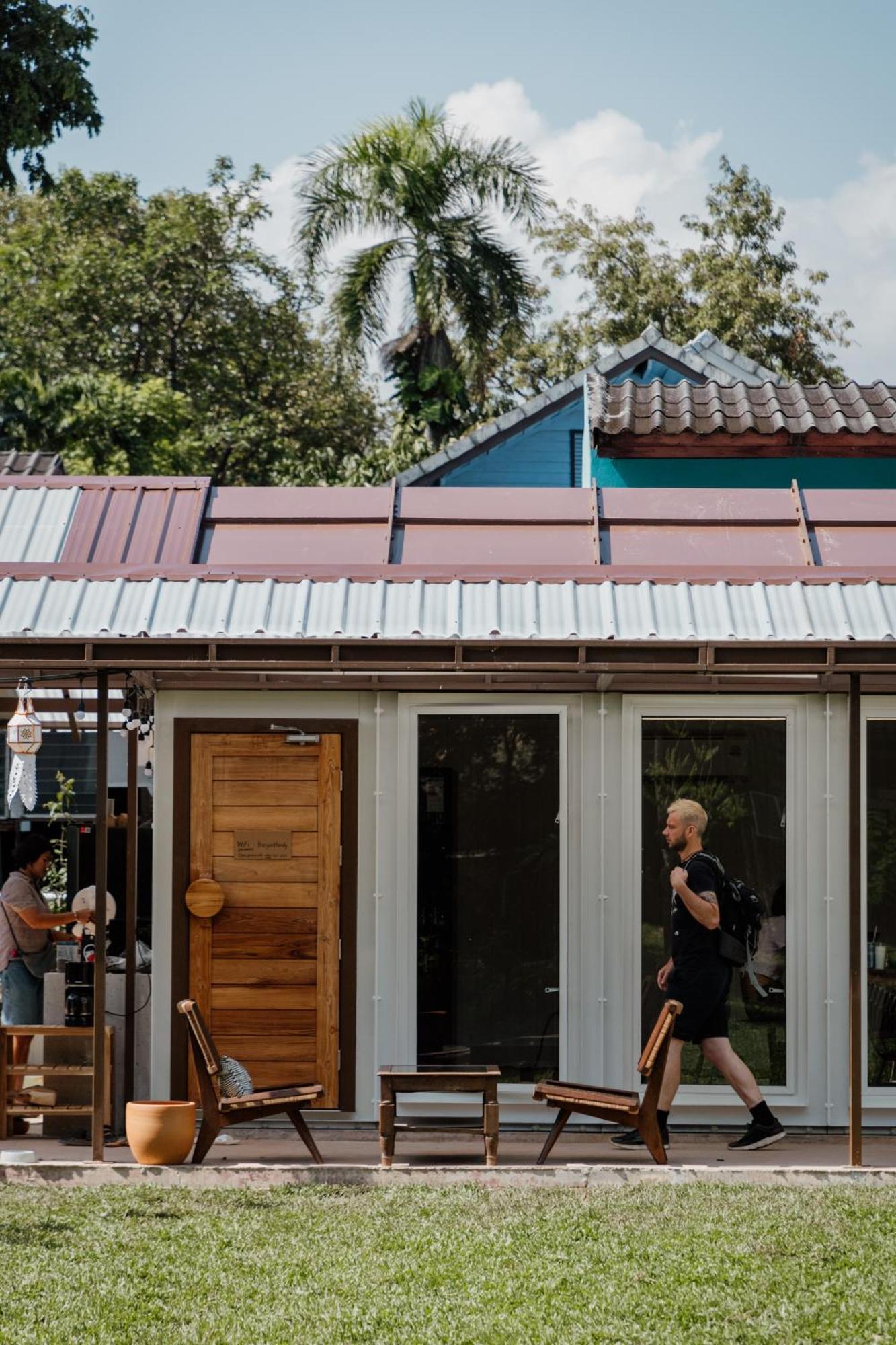 The Yard Hostel Chiang Mai Exterior photo